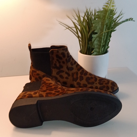 !!Fairly Worn!! Leopard ankle boots - Picture 2 of 5